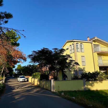 Villa Mena Vir Exteriér fotografie